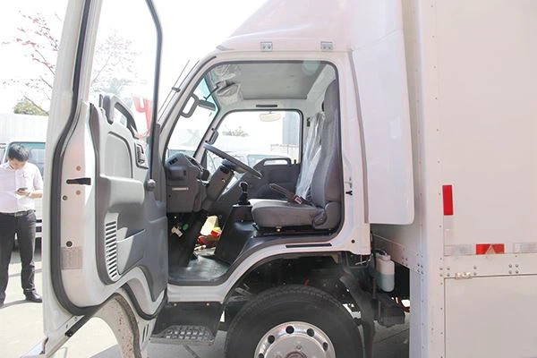 ISUZU EV100 Electric Truck 6