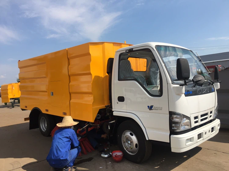 ISUZU Vacuum Street Sweeper Truck (6)