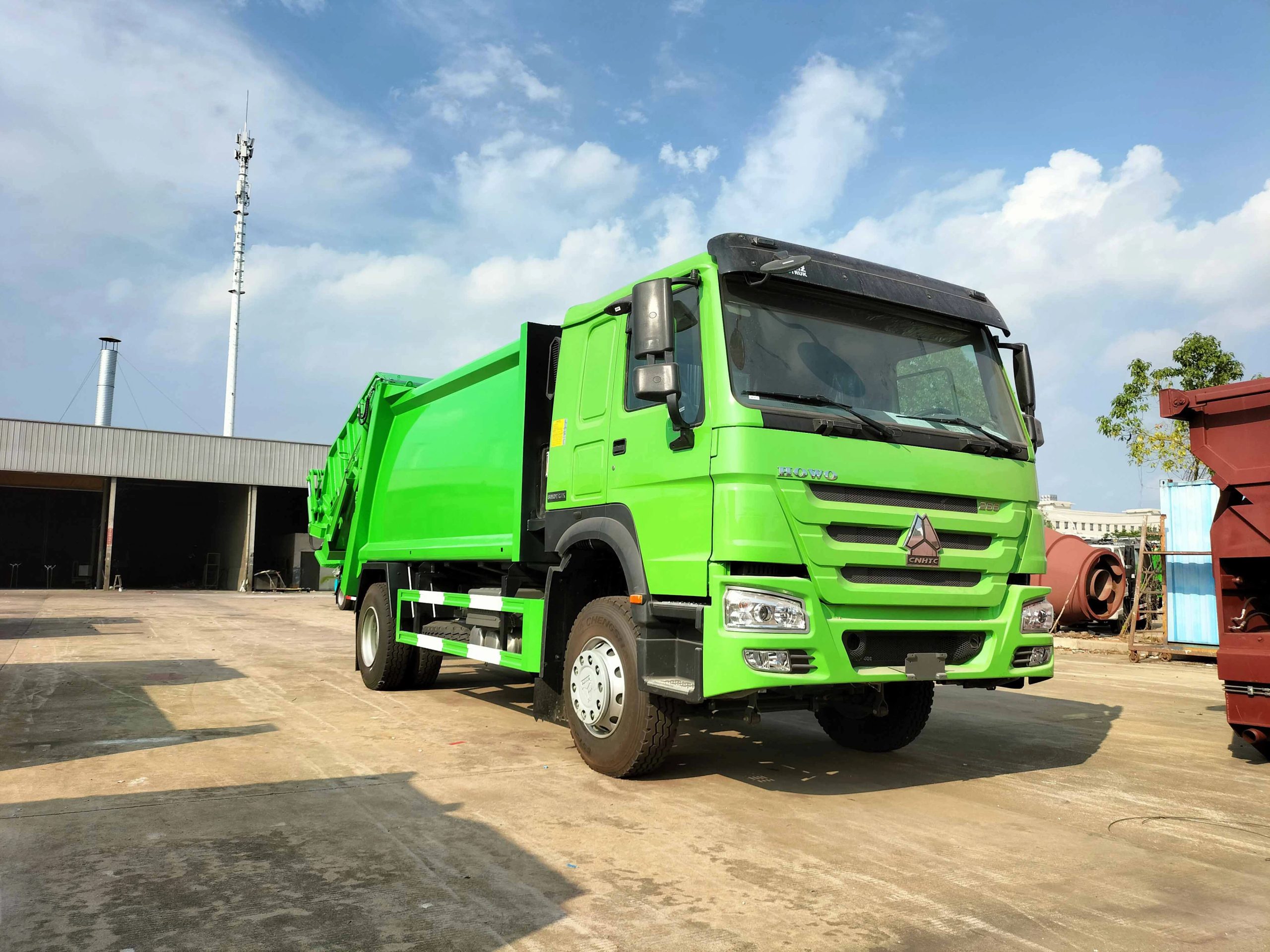 SINOTRUK HOWO Packer Garbage Truck (4)