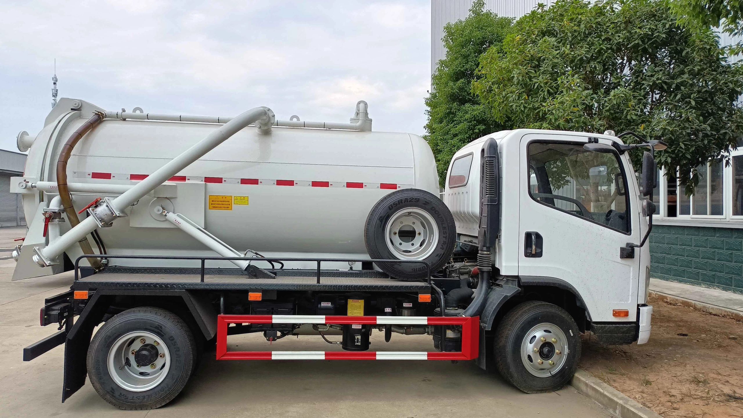 FAW Lquid Waste Removal Sewer Truck (2)