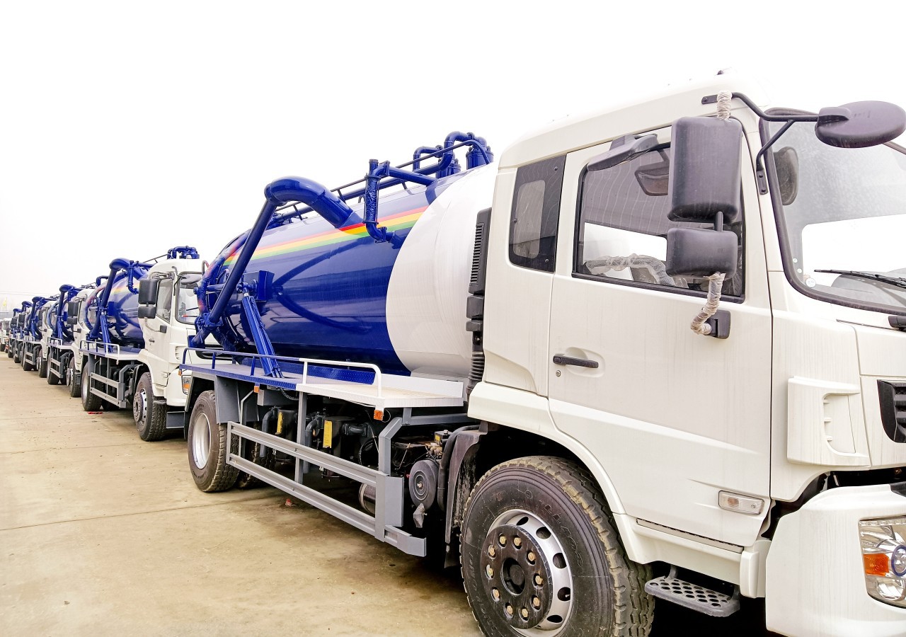 Dongfeng 10000L Vacuum Sewer Truck 8