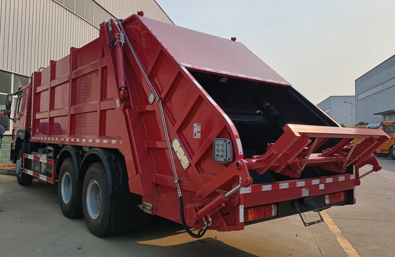 SINOTRUK Garbage Compressor Truck 3