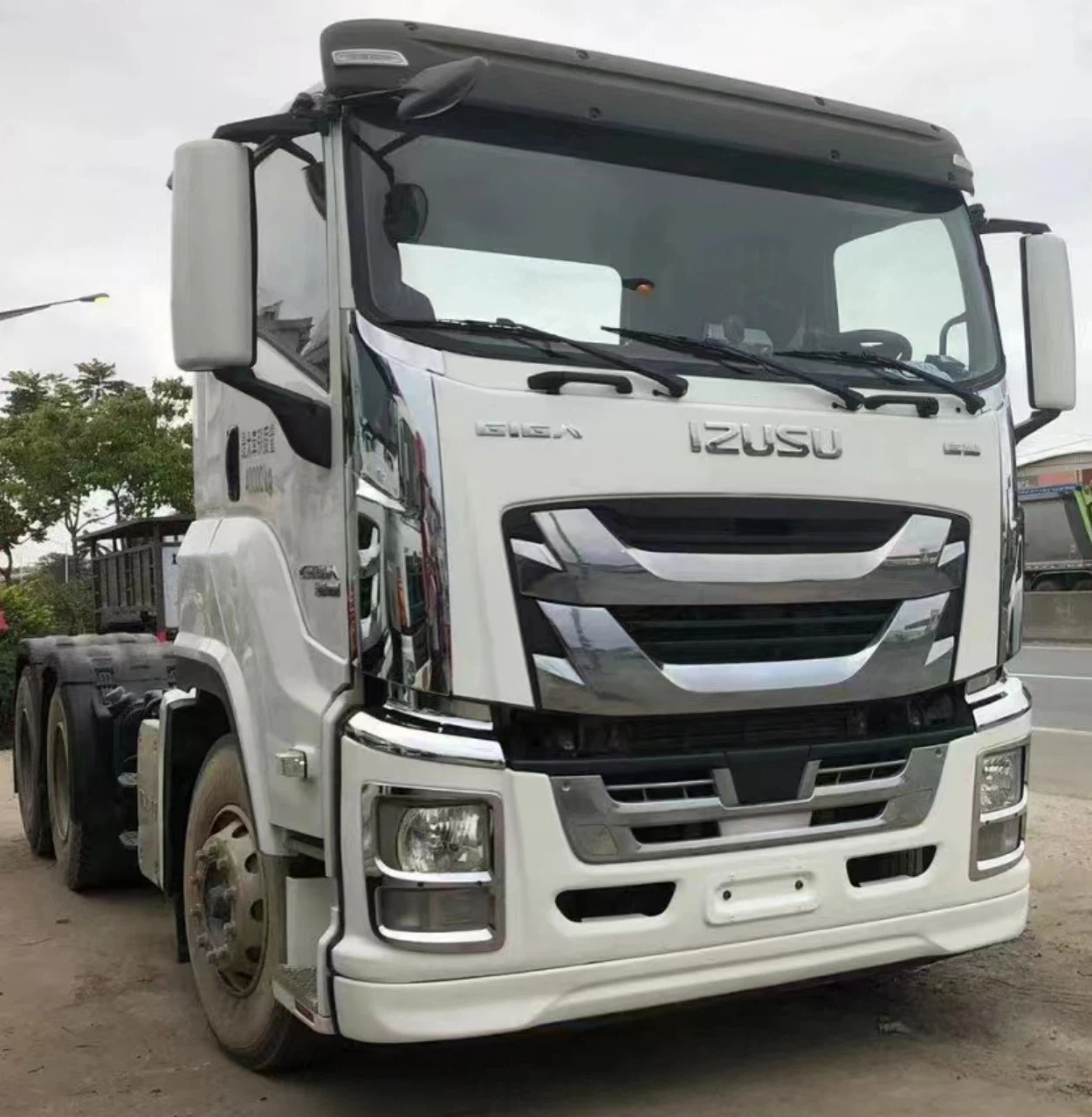 ISUZU 6x4 VC61 Tractor Truck Euro 5 5