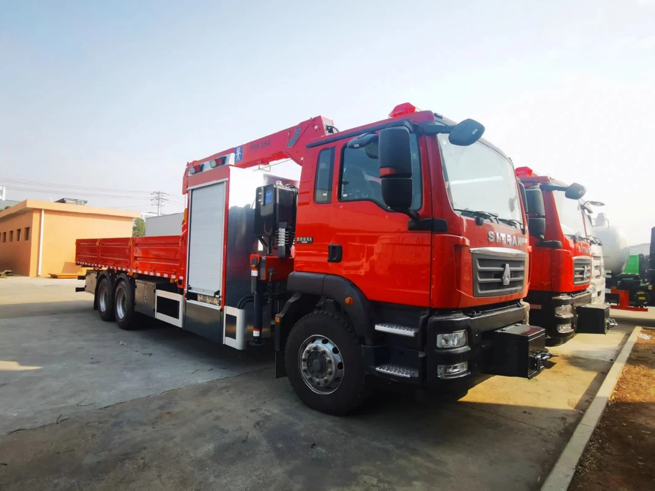 63t Cargo Truck Mounted with Telescopic Boom Crane 8