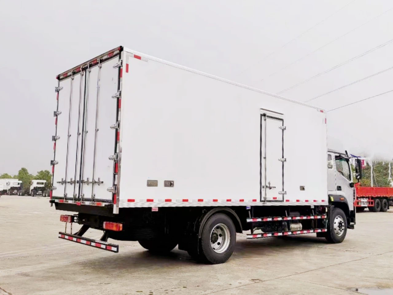 4x2 10Ton Refrigerated Delivery Truck 6