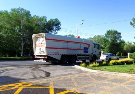 Zero Emissions Airport Sweeper Truck 13 CBM 8