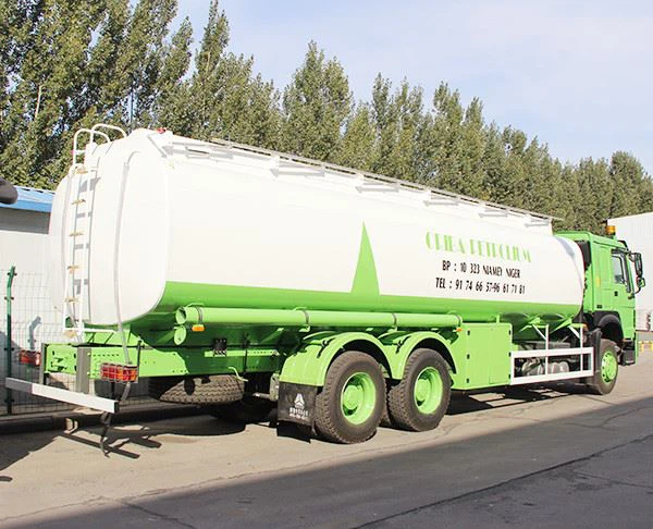 23000l-dongfeng-oil-tank-truckfbe81165-3ab8-4cfa-b325-0434a351e94e