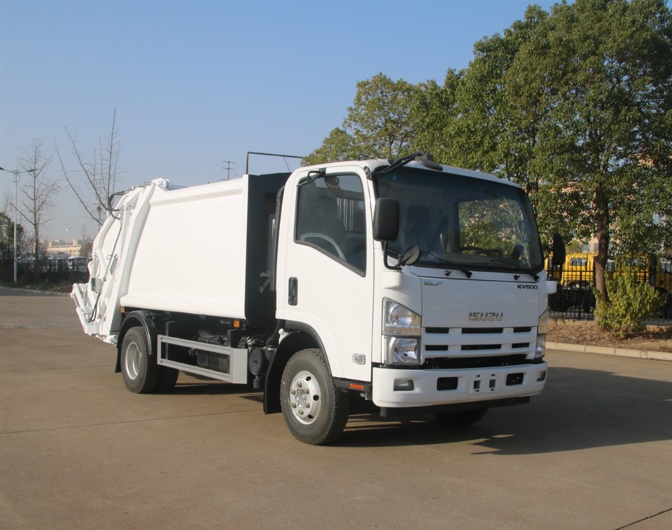 isuzu-8cbm-compactor-garbage-truck234a3